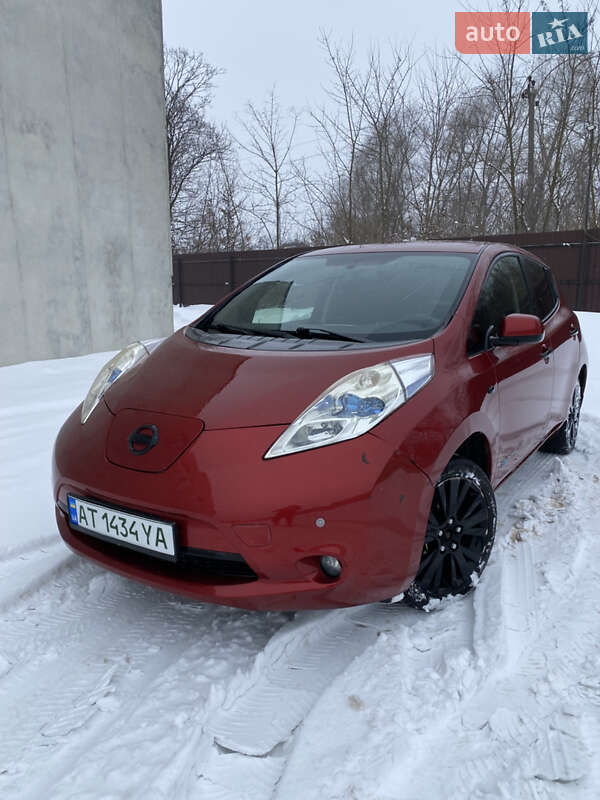 Хэтчбек Nissan Leaf 2013 в Бурштыне
