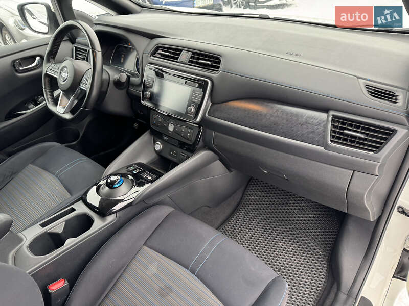 Хэтчбек Nissan Leaf 2018 в Ивано-Франковске