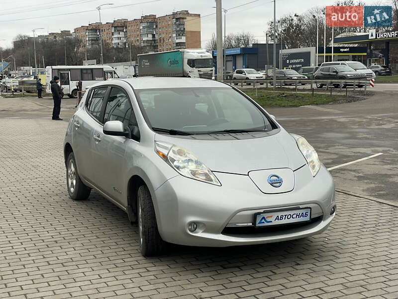 Хэтчбек Nissan Leaf 2013 в Полтаве
