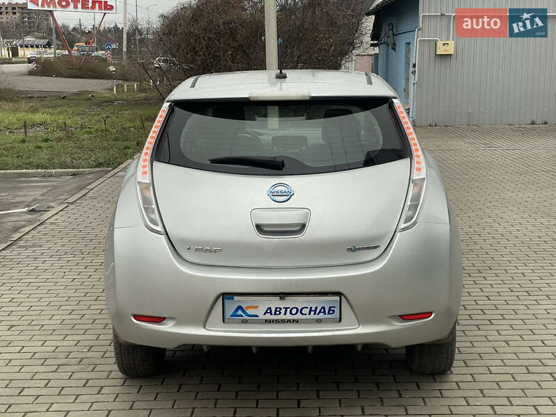 Хэтчбек Nissan Leaf 2013 в Полтаве