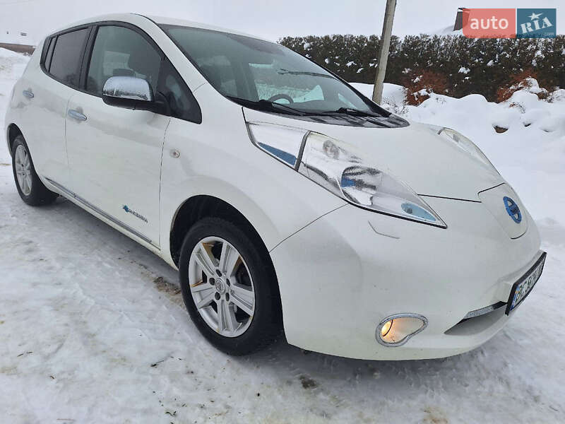 Хэтчбек Nissan Leaf 2013 в Городке