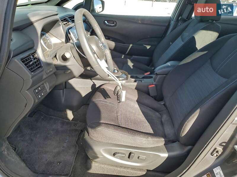 Хэтчбек Nissan Leaf 2024 в Киеве