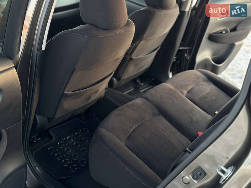 Хэтчбек Nissan Leaf 2016 в Львове фото 36 Хэтчбек Nissan Leaf 2016 в Львове