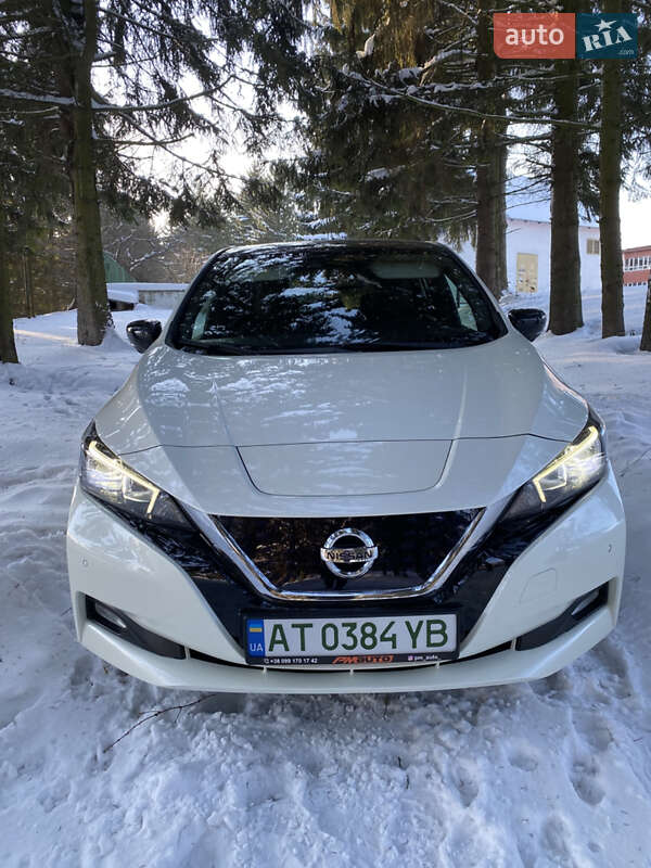 Хэтчбек Nissan Leaf 2018 в Бурштыне