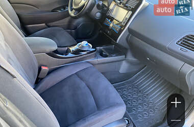 Хэтчбек Nissan Leaf 2013 в Черновцах