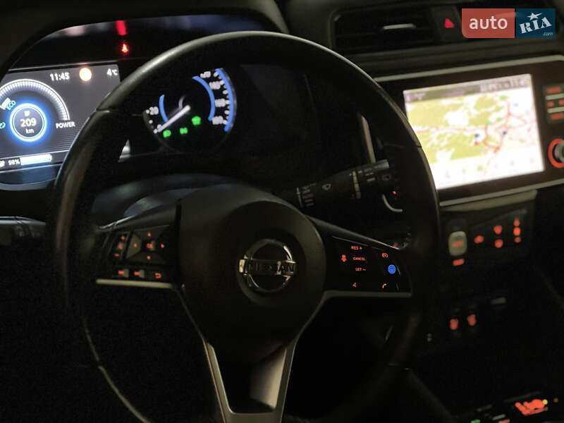 Хэтчбек Nissan Leaf 2020 в Ужгороде