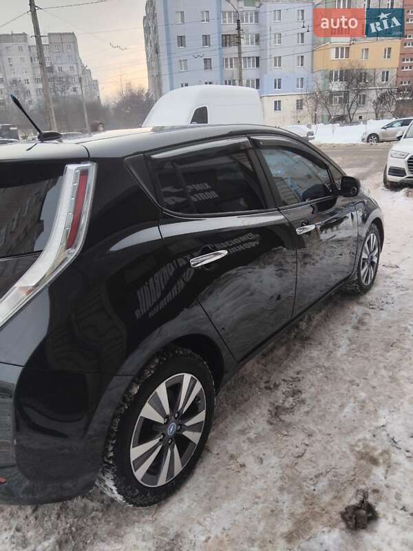 Хэтчбек Nissan Leaf 2013 в Ивано-Франковске