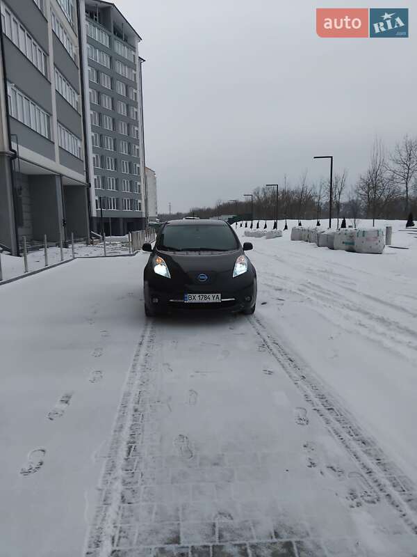 Хэтчбек Nissan Leaf 2013 в Ивано-Франковске