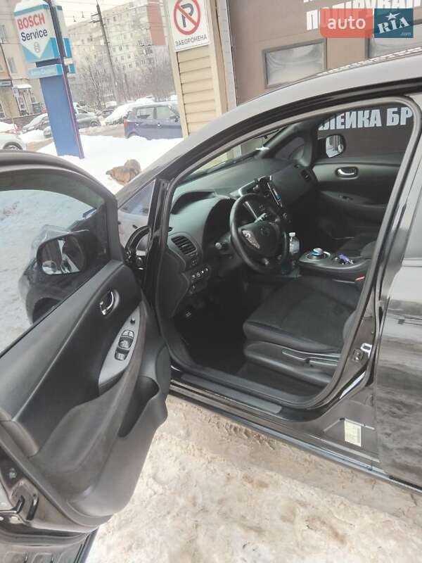 Хэтчбек Nissan Leaf 2013 в Ивано-Франковске