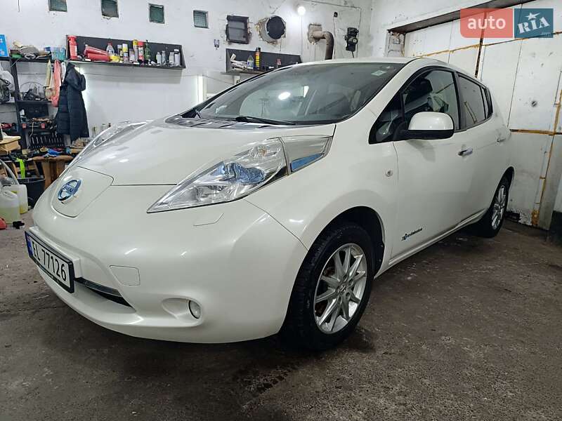 Хэтчбек Nissan Leaf 2016 в Ровно