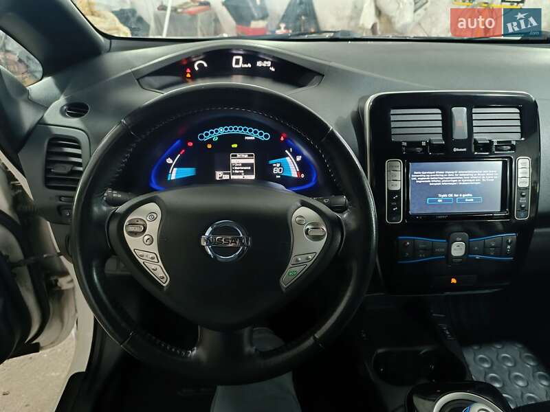 Хэтчбек Nissan Leaf 2016 в Ровно