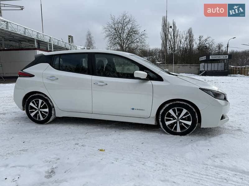 Хэтчбек Nissan Leaf 2020 в Виннице