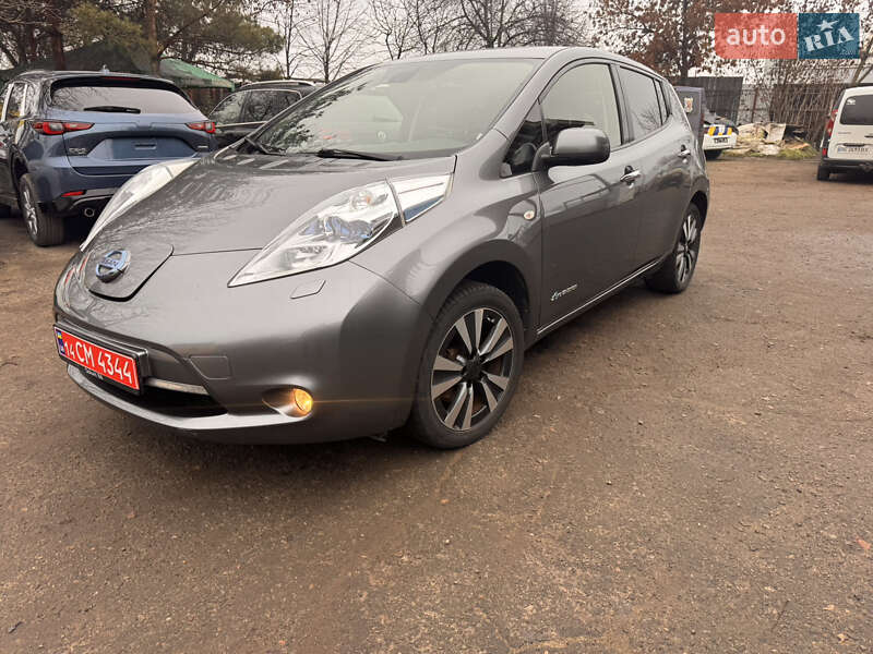 Хэтчбек Nissan Leaf 2015 в Николаеве