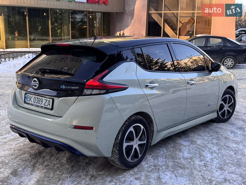 Хэтчбек Nissan Leaf 2018 в Ровно
