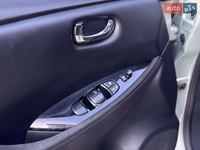 Хэтчбек Nissan Leaf 2018 в Ровно