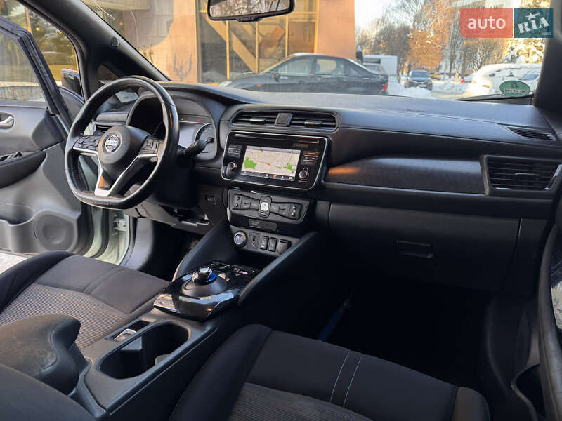 Хэтчбек Nissan Leaf 2018 в Ровно