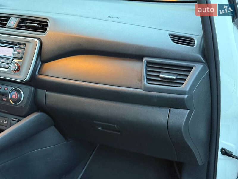 Хэтчбек Nissan Leaf 2021 в Стрые