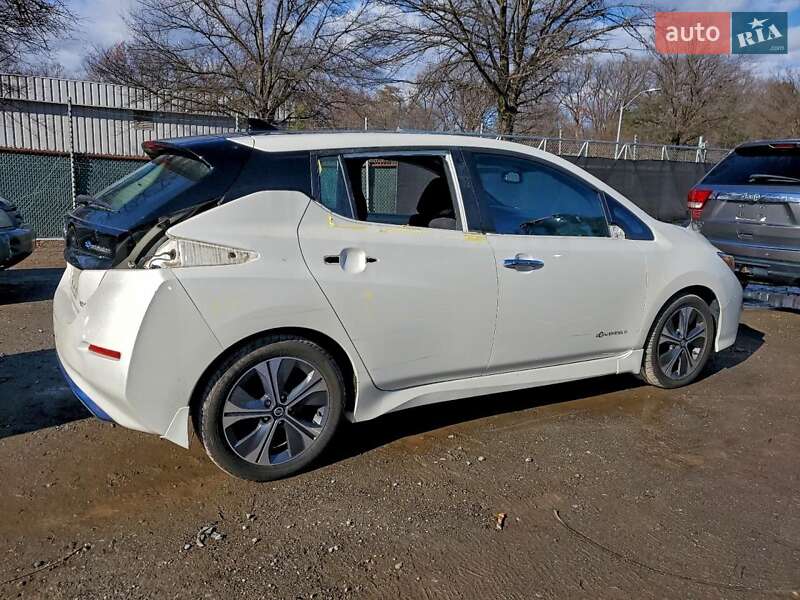 Хэтчбек Nissan Leaf 2019 в Киеве