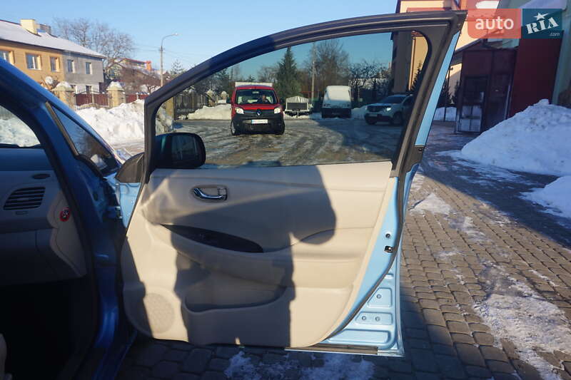 Хэтчбек Nissan Leaf 2011 в Самборе фото 36 Хэтчбек Nissan Leaf 2011 в Самборе
