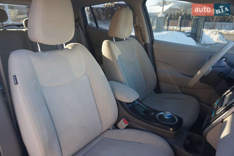 Хэтчбек Nissan Leaf 2011 в Самборе фото 38 Хэтчбек Nissan Leaf 2011 в Самборе
