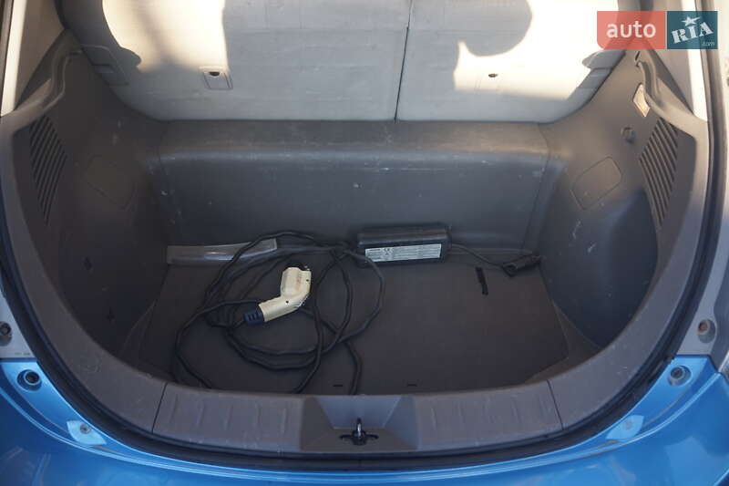 Хэтчбек Nissan Leaf 2011 в Самборе фото 48 Хэтчбек Nissan Leaf 2011 в Самборе