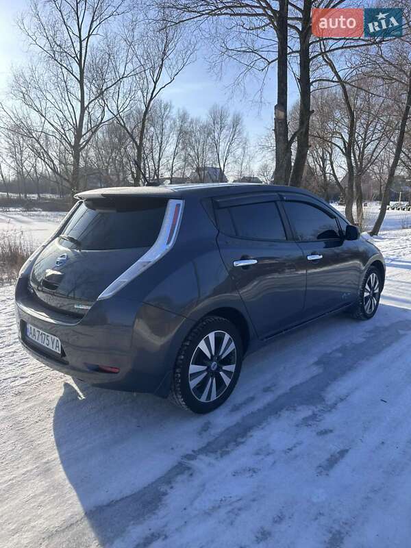 Хетчбек Nissan Leaf 2013 в Борисполі