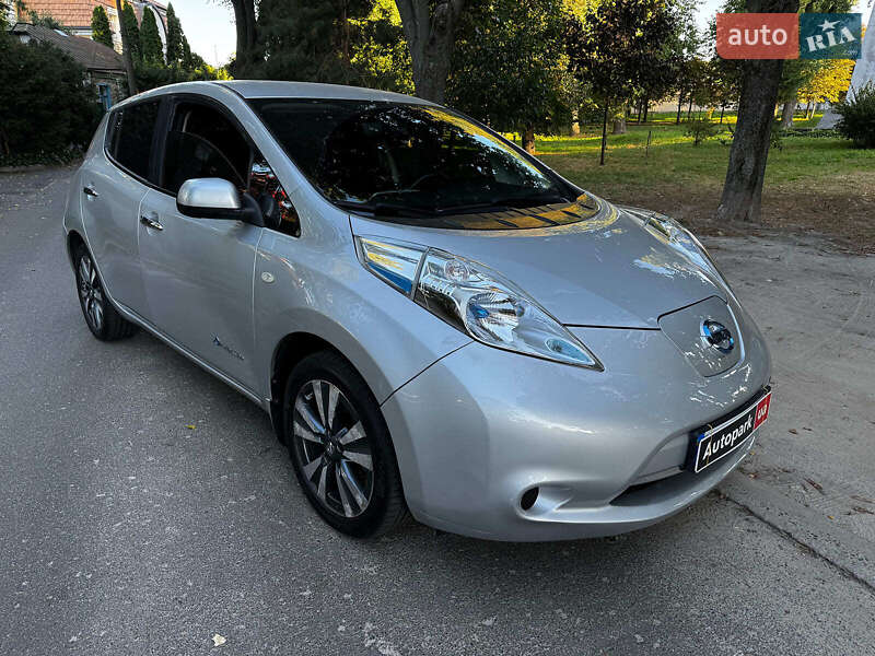 Хетчбек Nissan Leaf 2016 в Києві