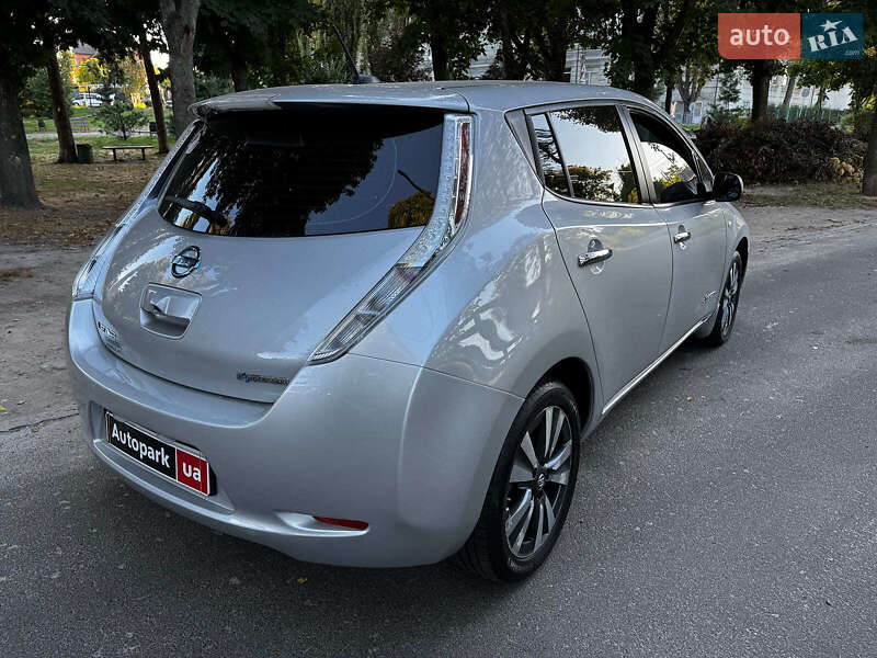 Хетчбек Nissan Leaf 2016 в Києві