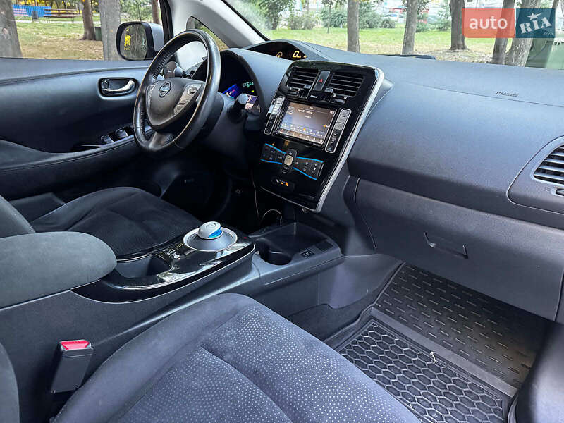 Хетчбек Nissan Leaf 2016 в Києві