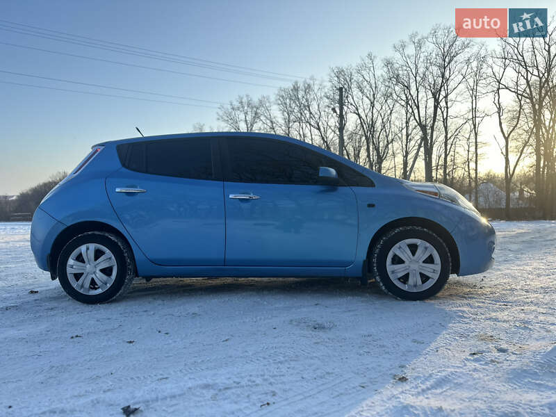 Хэтчбек Nissan Leaf 2014 в Умани