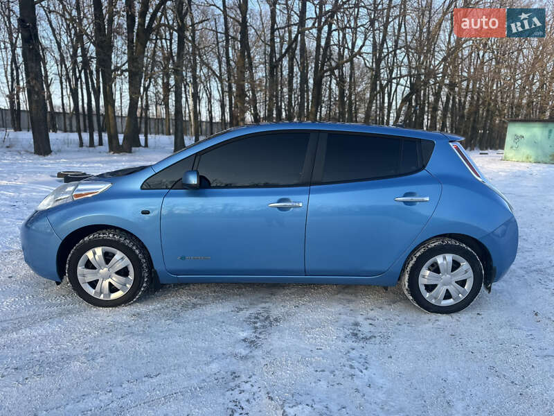 Хэтчбек Nissan Leaf 2014 в Умани