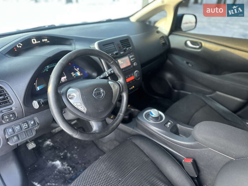 Хэтчбек Nissan Leaf 2014 в Умани