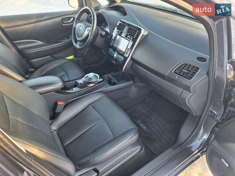Хетчбек Nissan Leaf 2013 в Городку