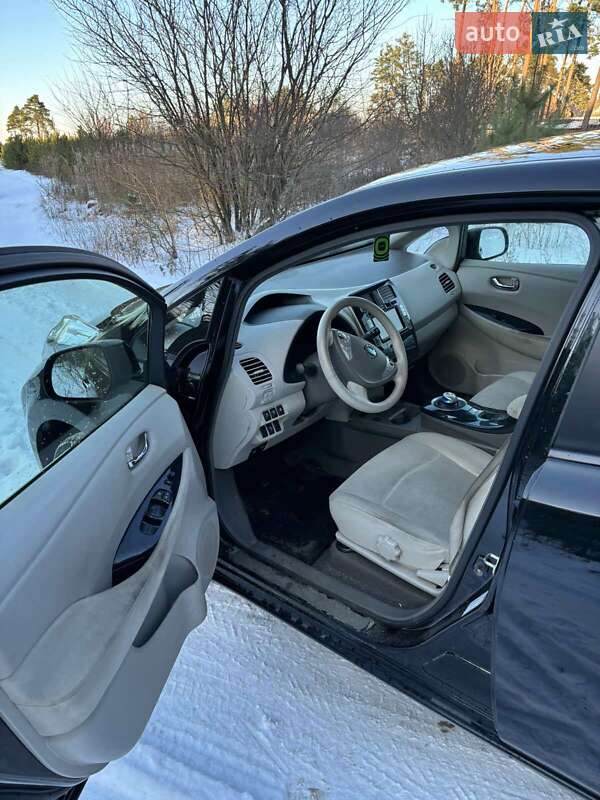 Хэтчбек Nissan Leaf 2012 в Сарнах