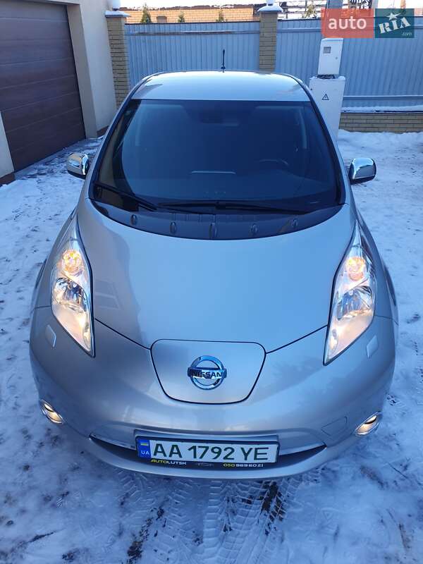 Хэтчбек Nissan Leaf 2013 в Горе фото 5 Хэтчбек Nissan Leaf 2013 в Горе
