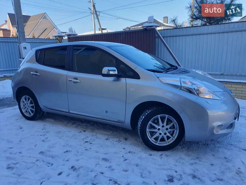 Хэтчбек Nissan Leaf 2013 в Горе фото 16 Хэтчбек Nissan Leaf 2013 в Горе