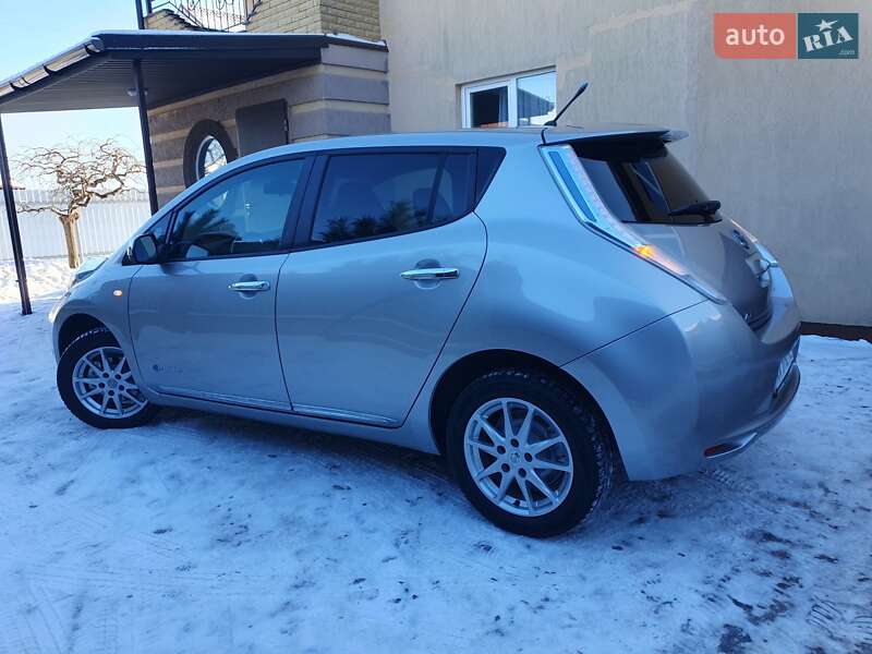 Хэтчбек Nissan Leaf 2013 в Горе фото 21 Хэтчбек Nissan Leaf 2013 в Горе