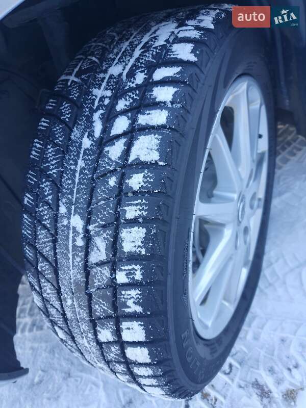 Хэтчбек Nissan Leaf 2013 в Горе фото 35 Хэтчбек Nissan Leaf 2013 в Горе