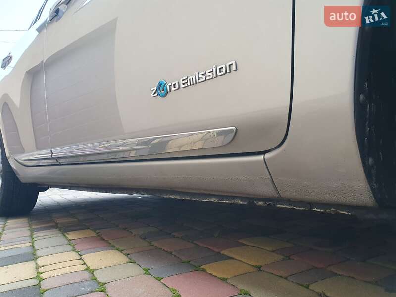 Хэтчбек Nissan Leaf 2013 в Горе фото 55 Хэтчбек Nissan Leaf 2013 в Горе