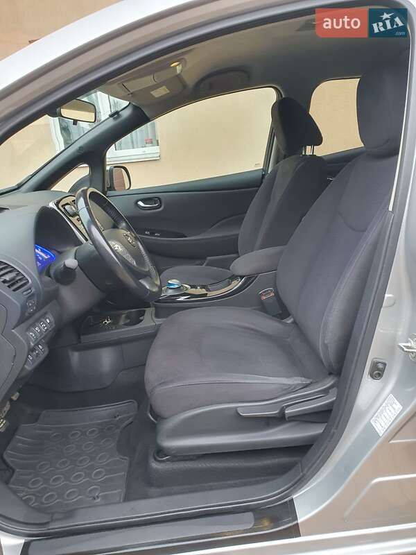 Хэтчбек Nissan Leaf 2013 в Горе фото 59 Хэтчбек Nissan Leaf 2013 в Горе