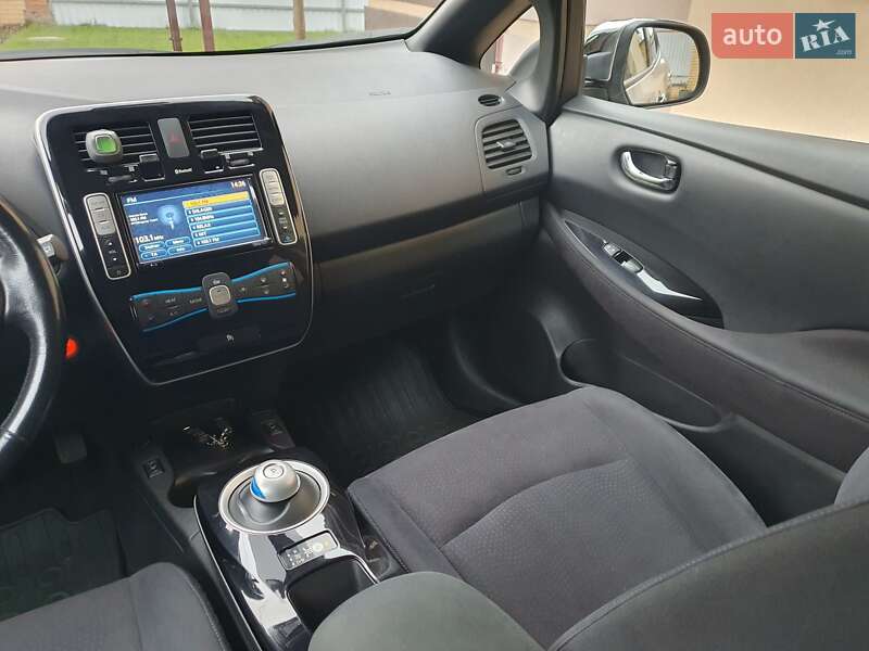Хэтчбек Nissan Leaf 2013 в Горе фото 91 Хэтчбек Nissan Leaf 2013 в Горе