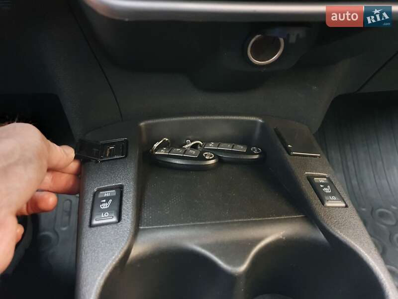 Хэтчбек Nissan Leaf 2013 в Горе фото 106 Хэтчбек Nissan Leaf 2013 в Горе