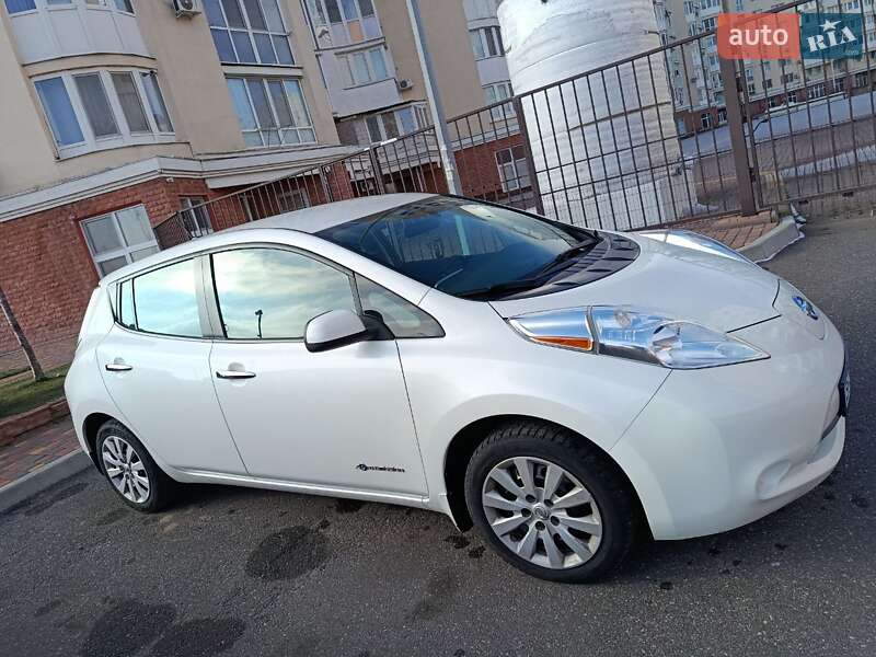 Хэтчбек Nissan Leaf 2015 в Николаеве фото 17 Хэтчбек Nissan Leaf 2015 в Николаеве