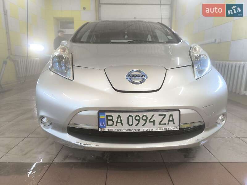 Хэтчбек Nissan Leaf 2013 в Завалье фото 5 Хэтчбек Nissan Leaf 2013 в Завалье