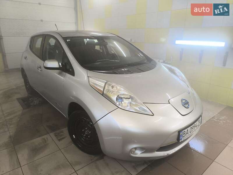 Хэтчбек Nissan Leaf 2013 в Завалье фото Хэтчбек Nissan Leaf 2013 в Завалье