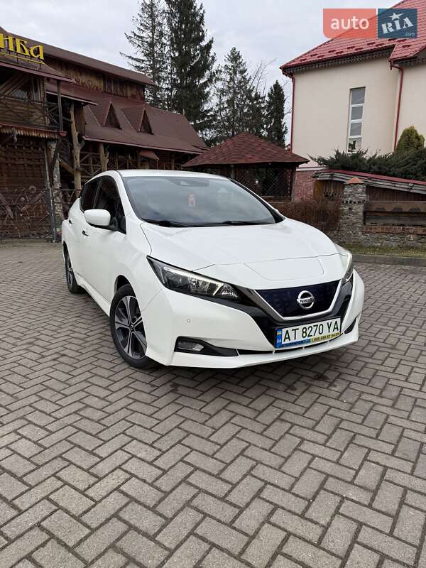Хэтчбек Nissan Leaf 2020 в Долине фото Хэтчбек Nissan Leaf 2020 в Долине