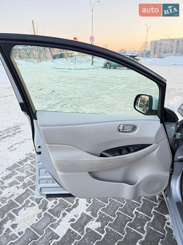 Хэтчбек Nissan Leaf 2012 в Владимире фото 32 Хэтчбек Nissan Leaf 2012 в Владимире