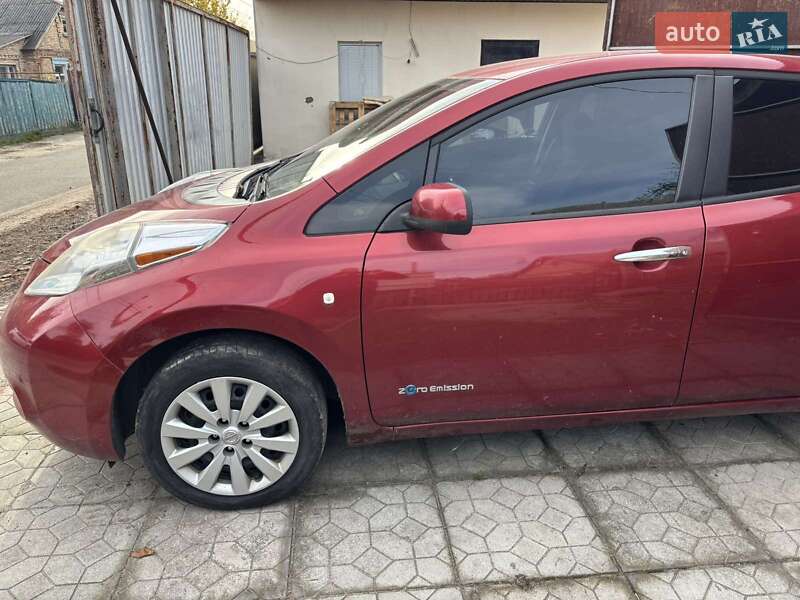Хетчбек Nissan Leaf 2015 в Києві фото 4 Хетчбек Nissan Leaf 2015 в Києві