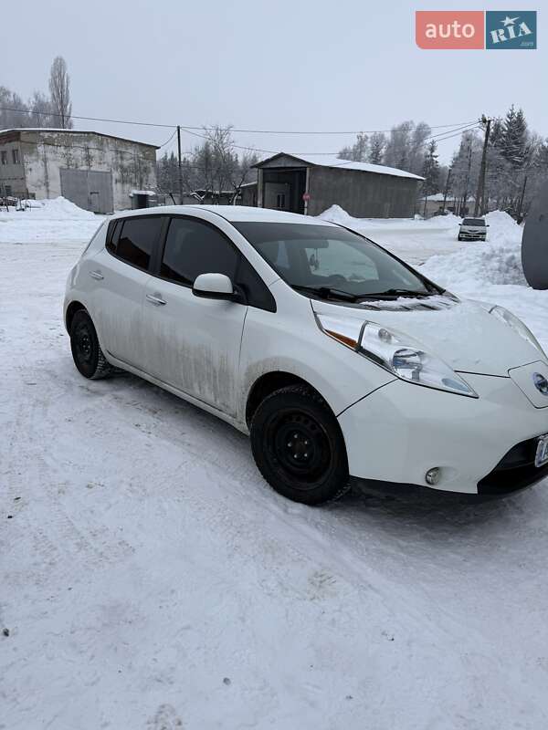 Хэтчбек Nissan Leaf 2013 в Житомире фото Хэтчбек Nissan Leaf 2013 в Житомире