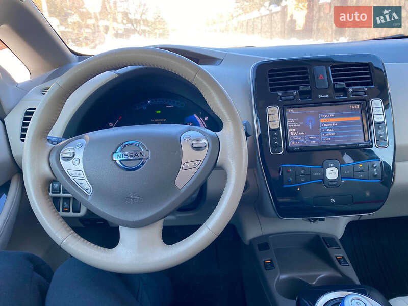 Хэтчбек Nissan Leaf 2012 в Львове